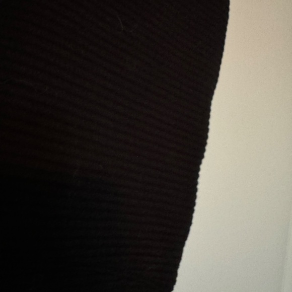 high-waisted aritzia skirt - Picture 2 of 5